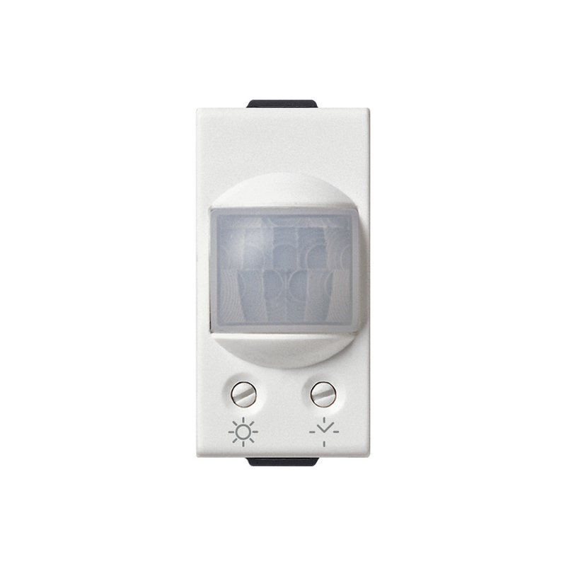 1-way switch with infrared motion sensor for switching on lights, adjusTable dusk/dawn sensor threshold and timer cycle, NO 6 A 230 V~ relay output, 230 V~ 50-60 Hz power supply, white















































